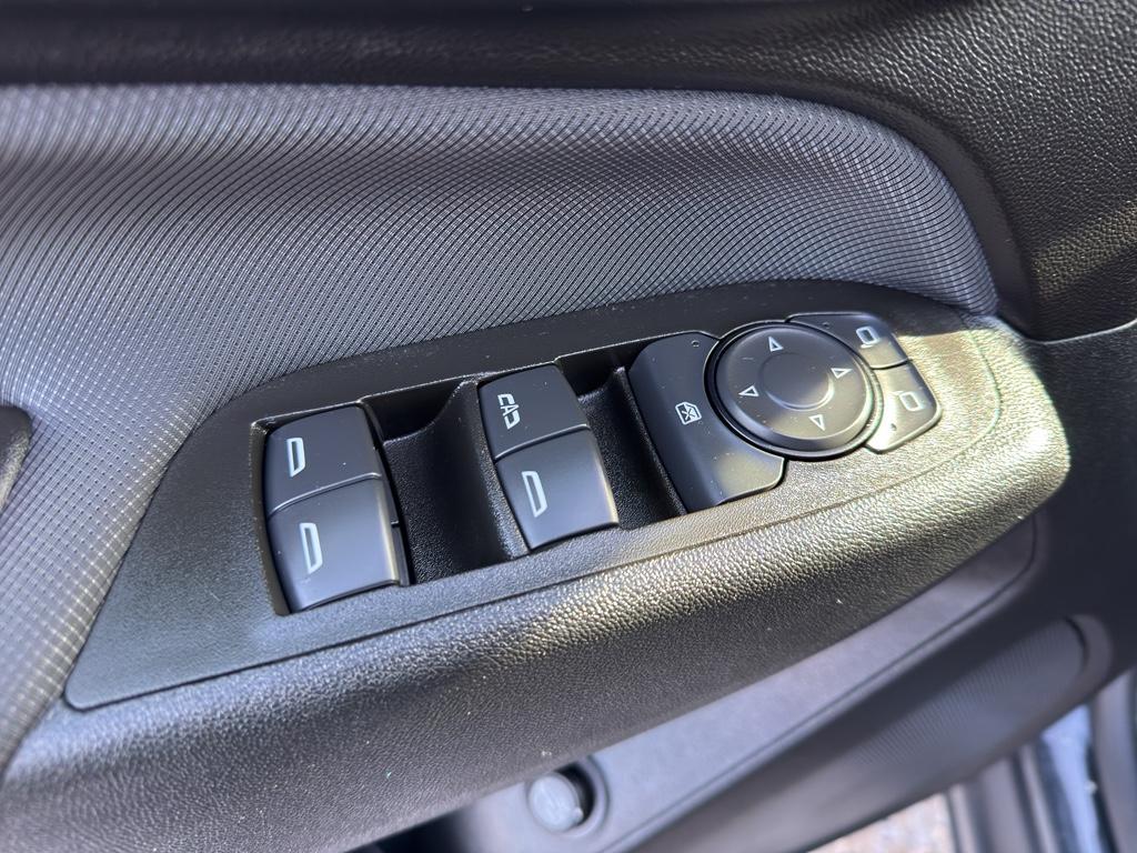 used 2022 Chevrolet Equinox car, priced at $22,399