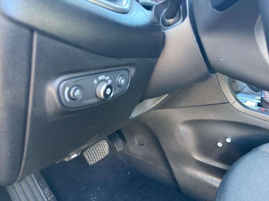 used 2020 Chevrolet Equinox car, priced at $13,986