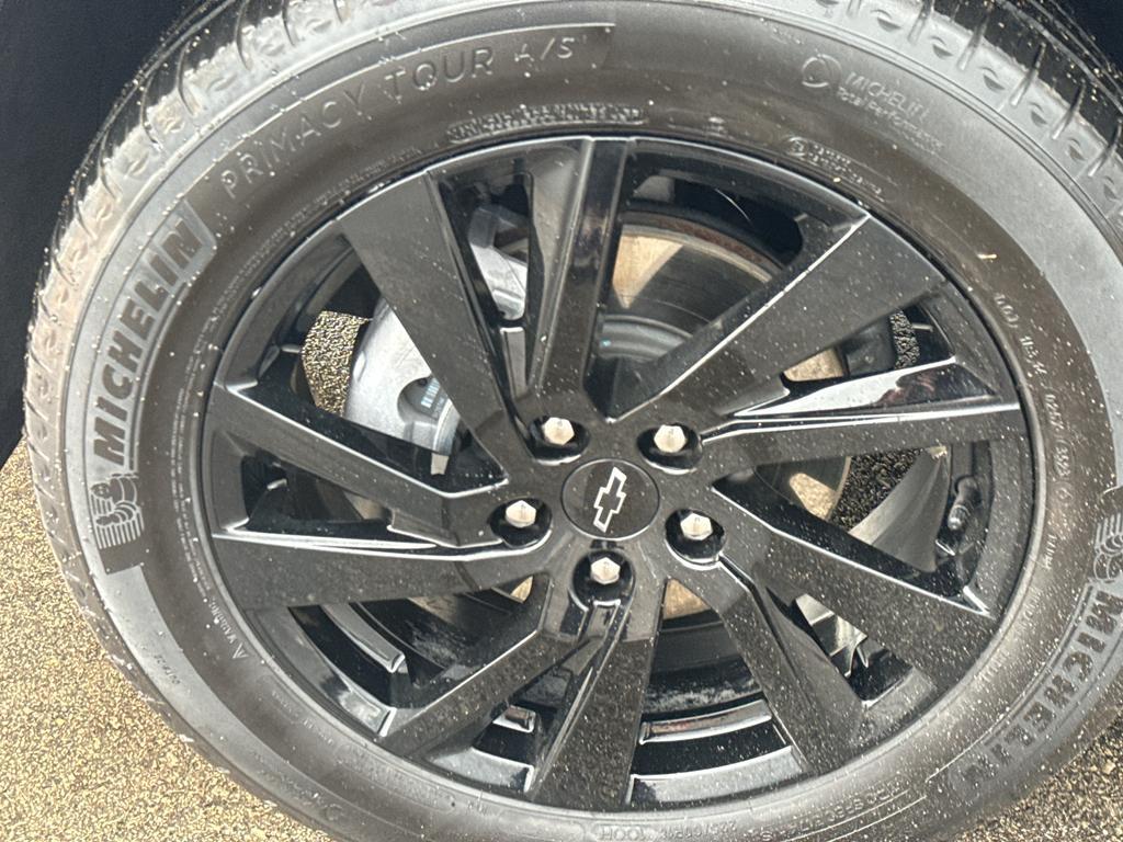 used 2024 Chevrolet Equinox car, priced at $22,999