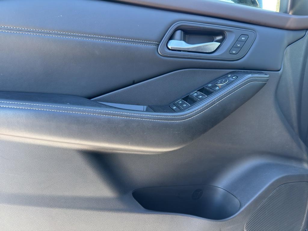 used 2022 Nissan Rogue car, priced at $24,290