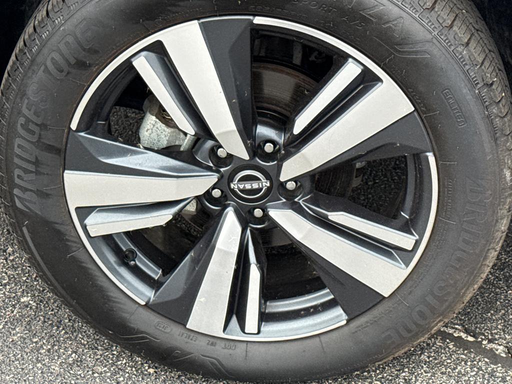 used 2023 Nissan Rogue car, priced at $29,999