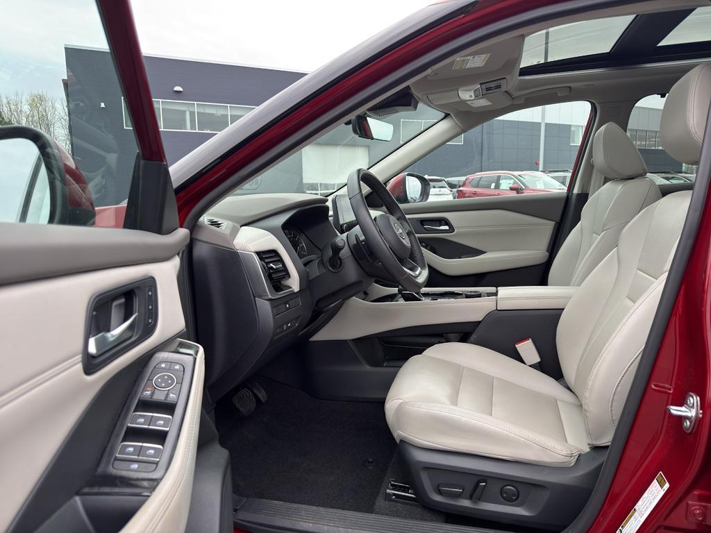 used 2023 Nissan Rogue car, priced at $29,999