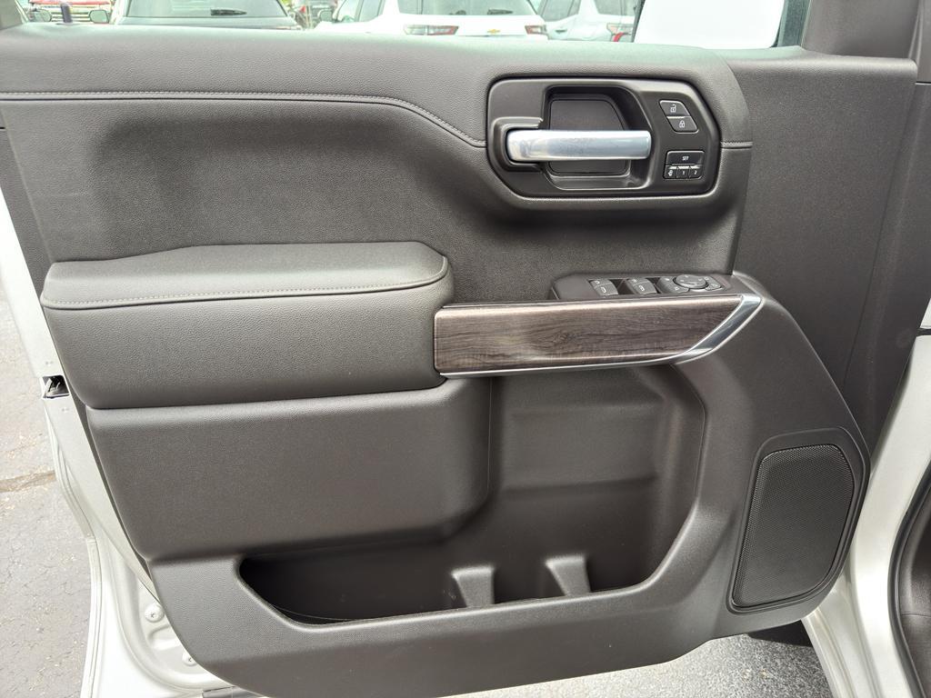 2021 Silver Ice Metallic Chevrolet Silverado 1500