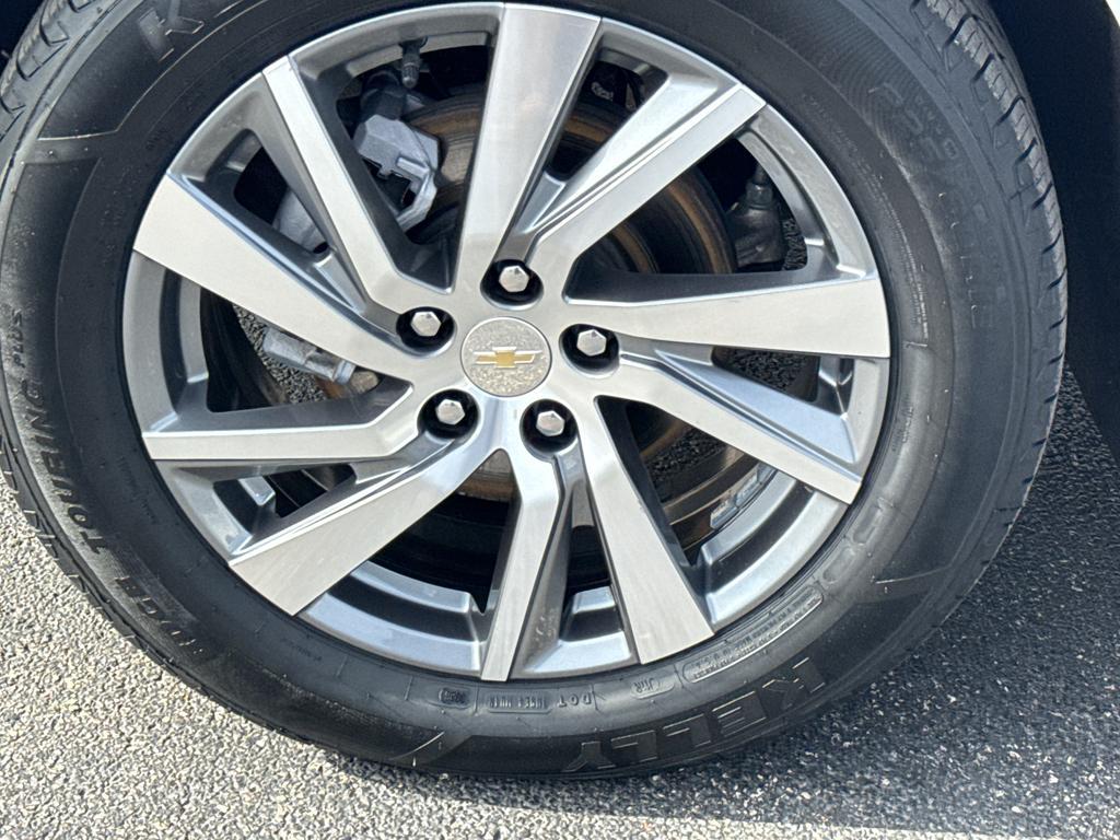 used 2022 Chevrolet Equinox car, priced at $22,795