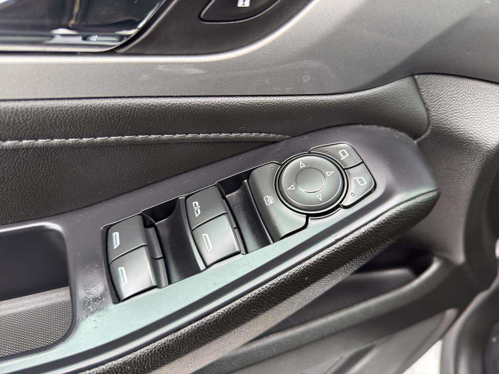 used 2022 Chevrolet Traverse car, priced at $32,695