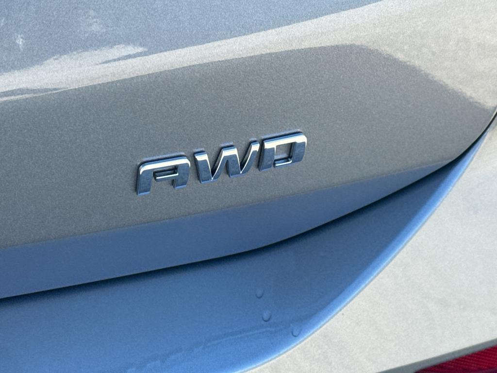 used 2023 Chevrolet Equinox car, priced at $17,595