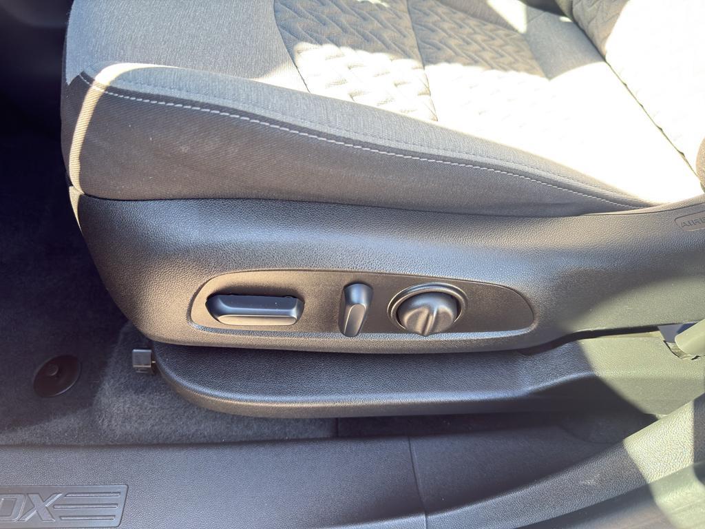 used 2023 Chevrolet Equinox car, priced at $17,595