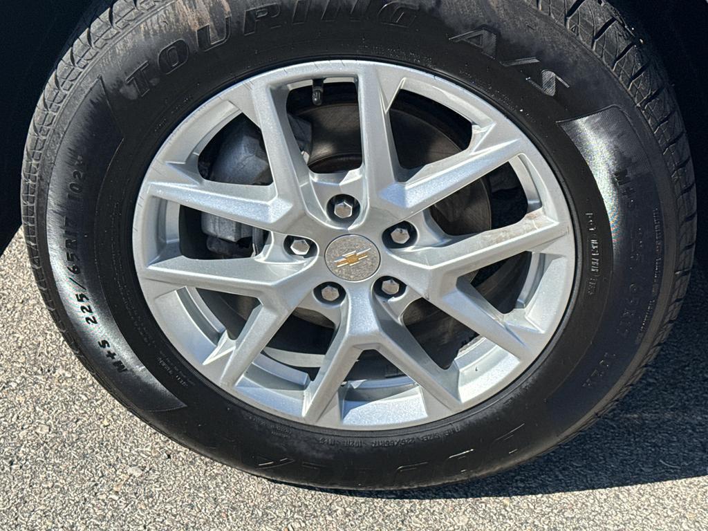 used 2023 Chevrolet Equinox car, priced at $17,595