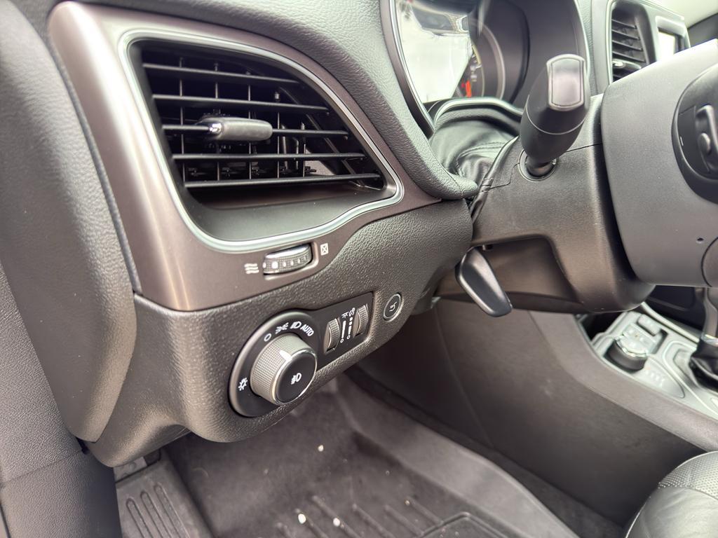 used 2021 Jeep Cherokee car, priced at $17,695