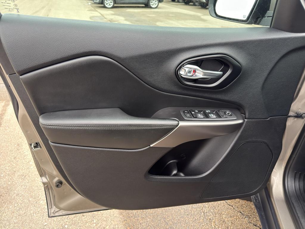 used 2021 Jeep Cherokee car, priced at $17,695