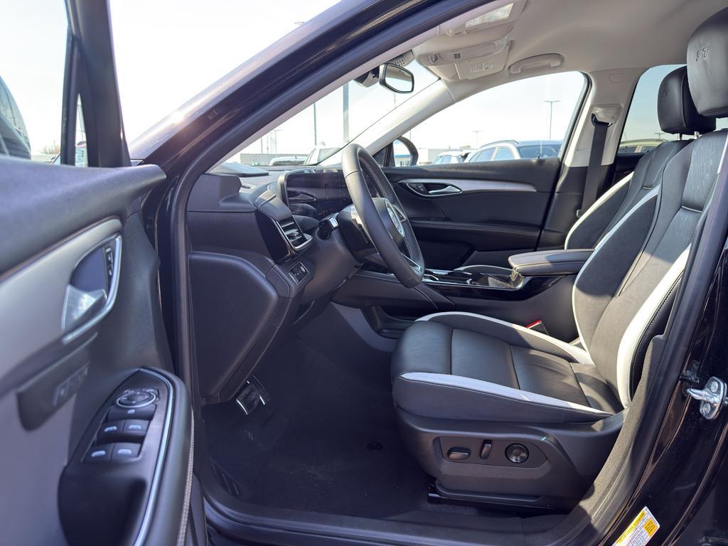 used 2025 Buick Envision car, priced at $32,495
