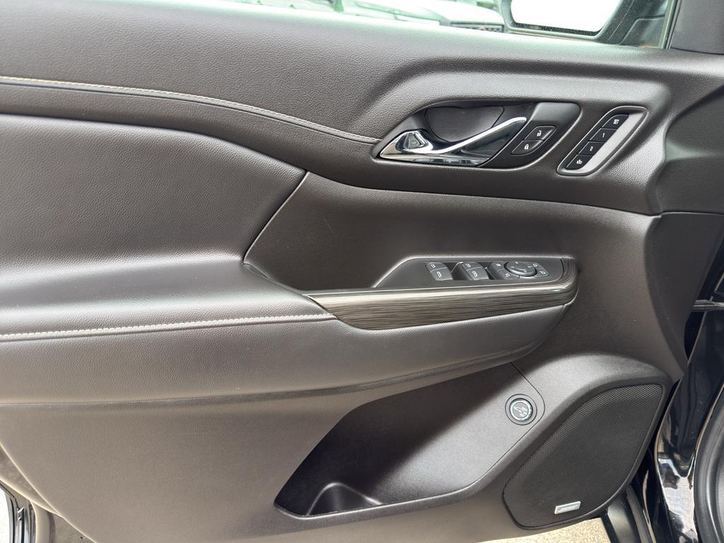 used 2023 GMC Acadia car, priced at $35,098