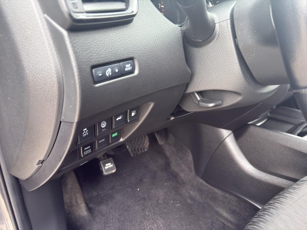 used 2020 Nissan Rogue car, priced at $18,995