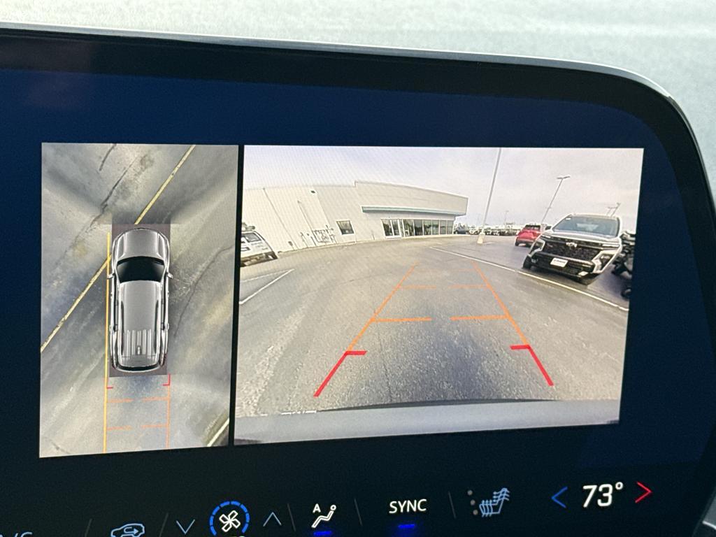 used 2024 Chevrolet Traverse car, priced at $33,799