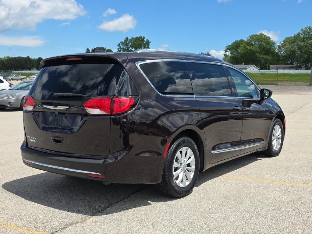 used 2018 Chrysler Pacifica car, priced at $14,485