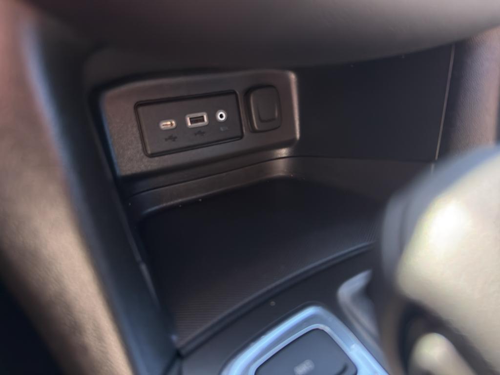 used 2023 Chevrolet Equinox car, priced at $22,995