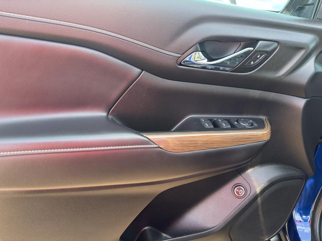 used 2023 GMC Acadia car, priced at $31,295