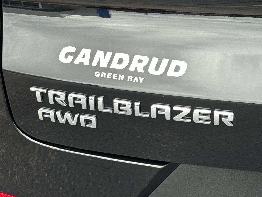 2021 Mosaic Black Metallic Chevrolet Trailblazer