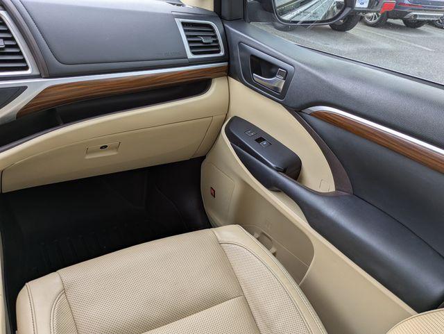 used 2018 Toyota Highlander car, priced at $24,428