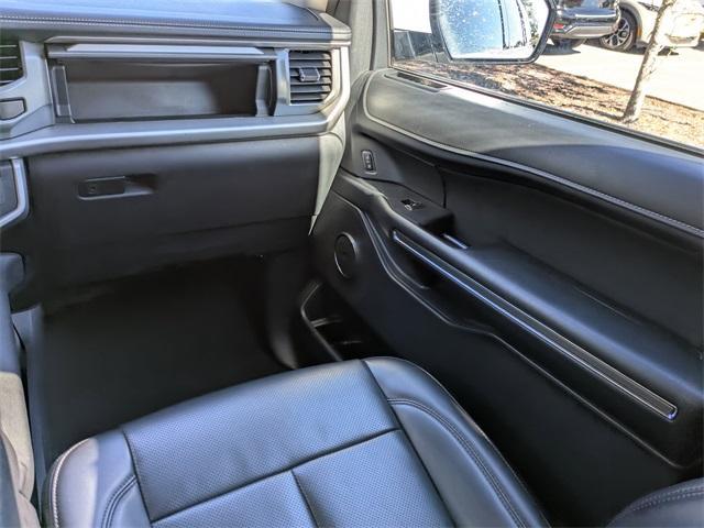 used 2024 Ford Expedition car, priced at $43,628