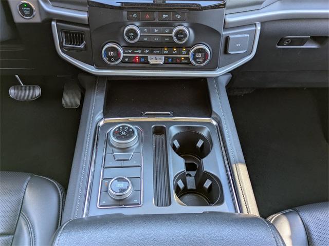 used 2024 Ford Expedition car, priced at $43,628
