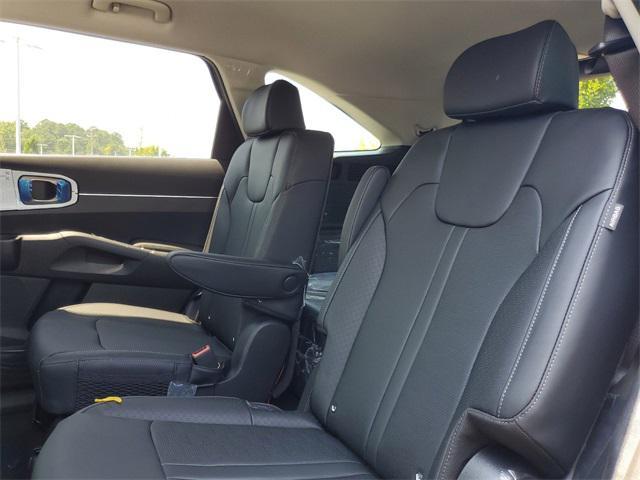 new 2025 Kia Sorento Hybrid car, priced at $35,777