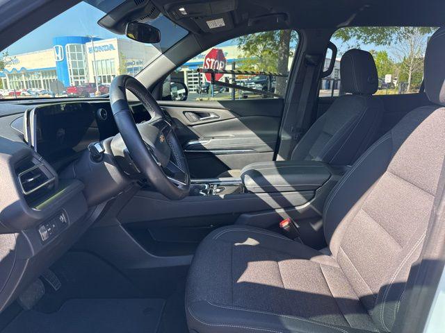 used 2024 Chevrolet Traverse car, priced at $35,090