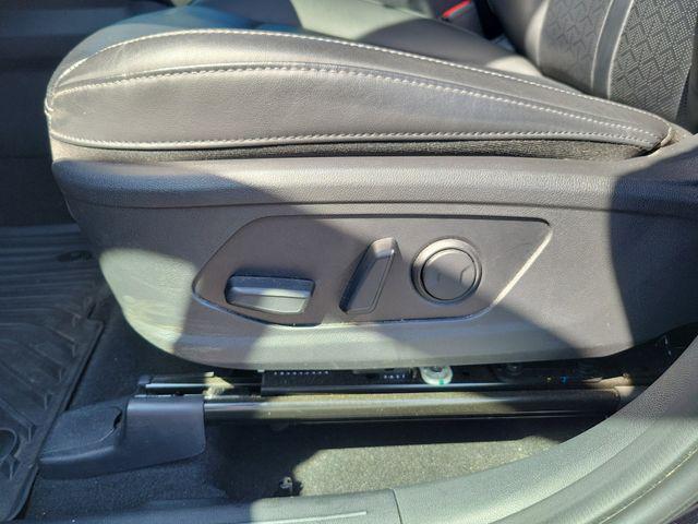 used 2023 Kia Sorento Hybrid car, priced at $25,499