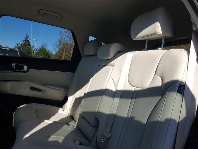 new 2026 Kia Sorento Hybrid car, priced at $39,173