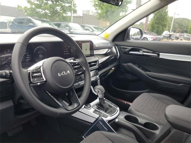 new 2025 Kia Seltos car, priced at $27,807