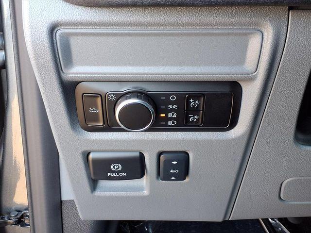 new 2025 Ford F-150 Lightning car