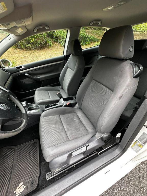 used 2009 Volkswagen Rabbit car, priced at $5,999