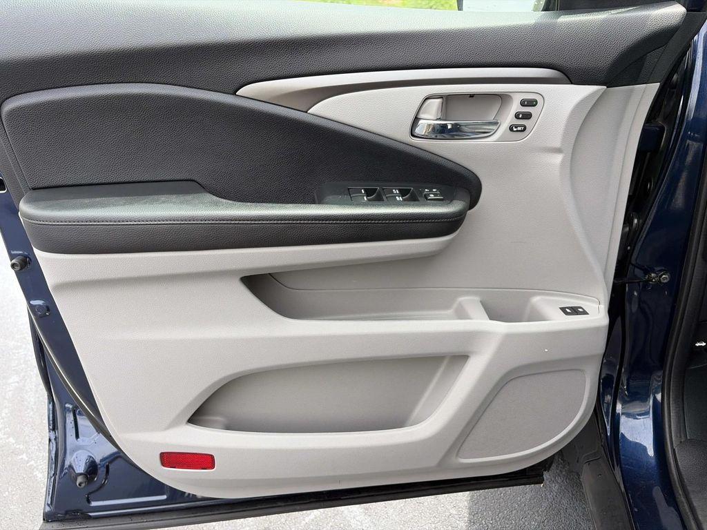 used 2022 Honda Pilot car, priced at $30,999