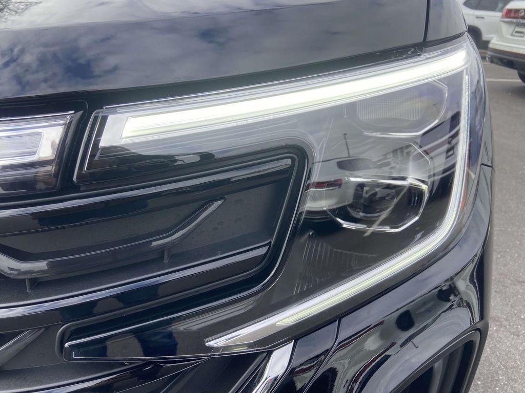 new 2026 Volkswagen Atlas Cross Sport car, priced at $48,186