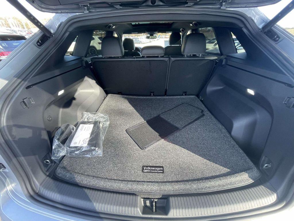 new 2026 Volkswagen Atlas Cross Sport car, priced at $50,381