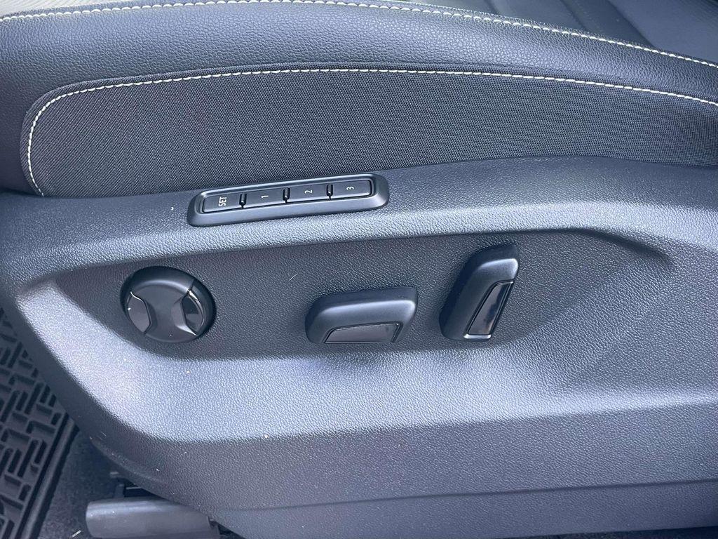 new 2026 Volkswagen Atlas Cross Sport car, priced at $50,381