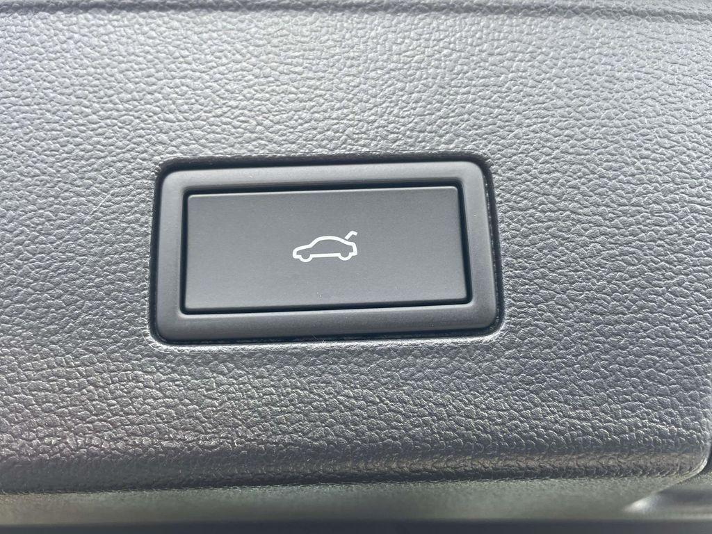 new 2026 Volkswagen Atlas Cross Sport car, priced at $50,381