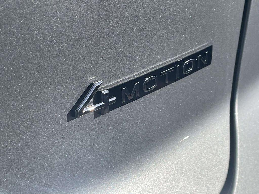 new 2026 Volkswagen Atlas Cross Sport car, priced at $50,381