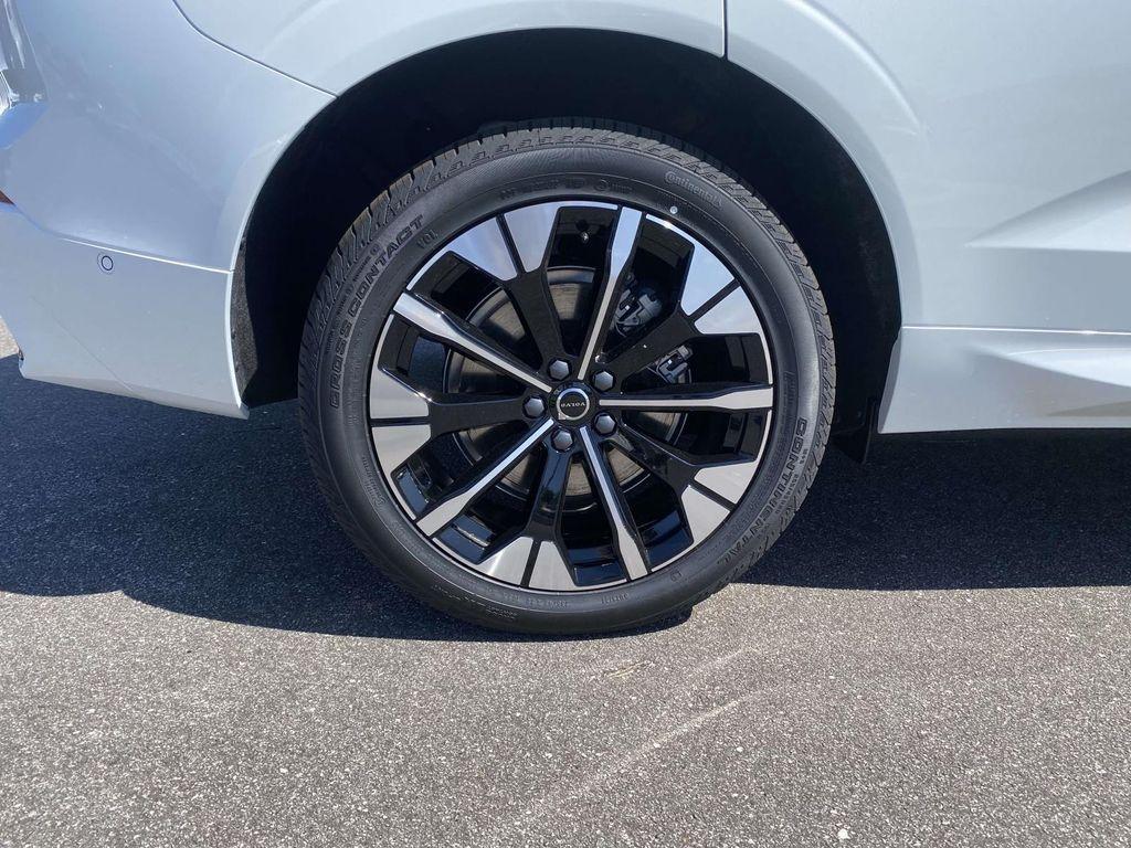 new 2026 Volvo XC60 Plug-In Hybrid car, priced at $70,705