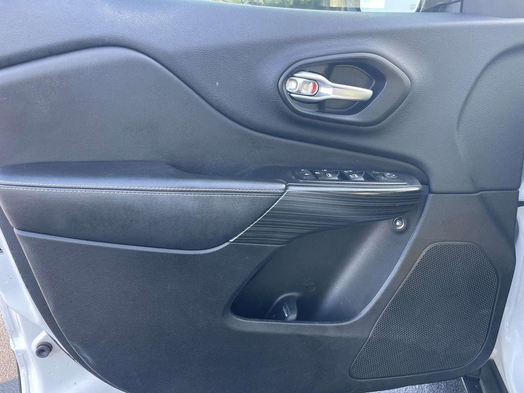 used 2014 Jeep Cherokee car, priced at $9,999