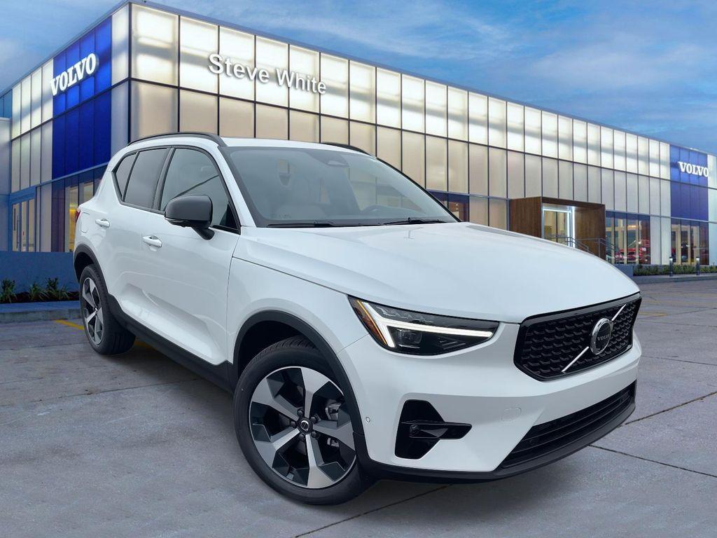 new 2025 Volvo XC40 car, priced at $43,491