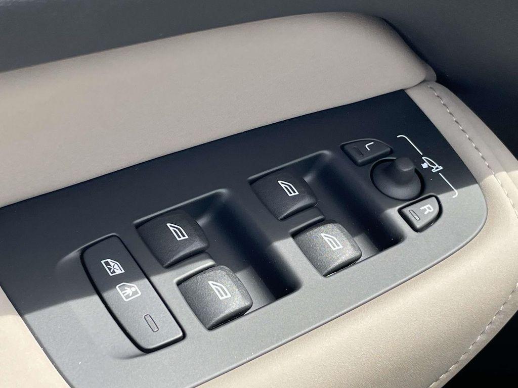 new 2026 Volvo XC60 Plug-In Hybrid car, priced at $69,405