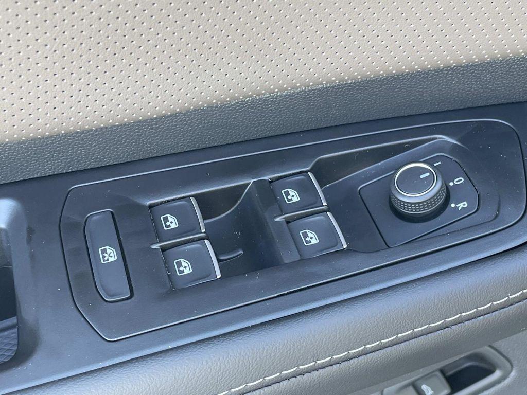 new 2026 Volkswagen Atlas car, priced at $51,846