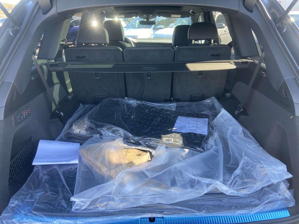 new 2026 Audi Q7 car, priced at $79,005