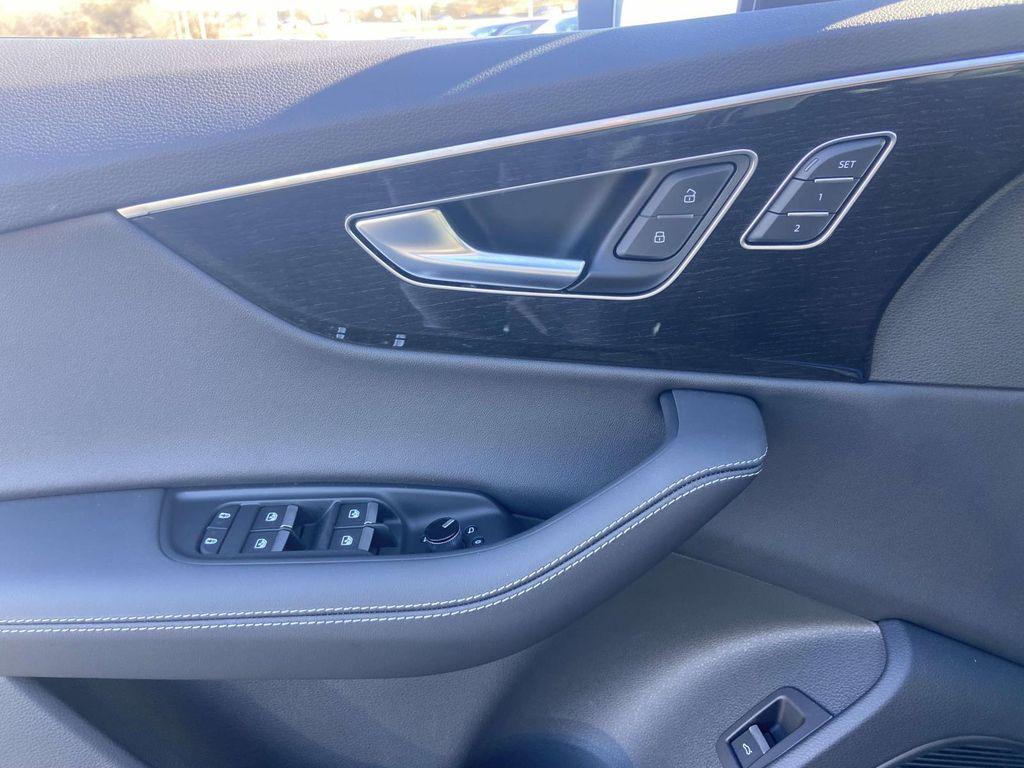 new 2026 Audi Q7 car, priced at $79,005