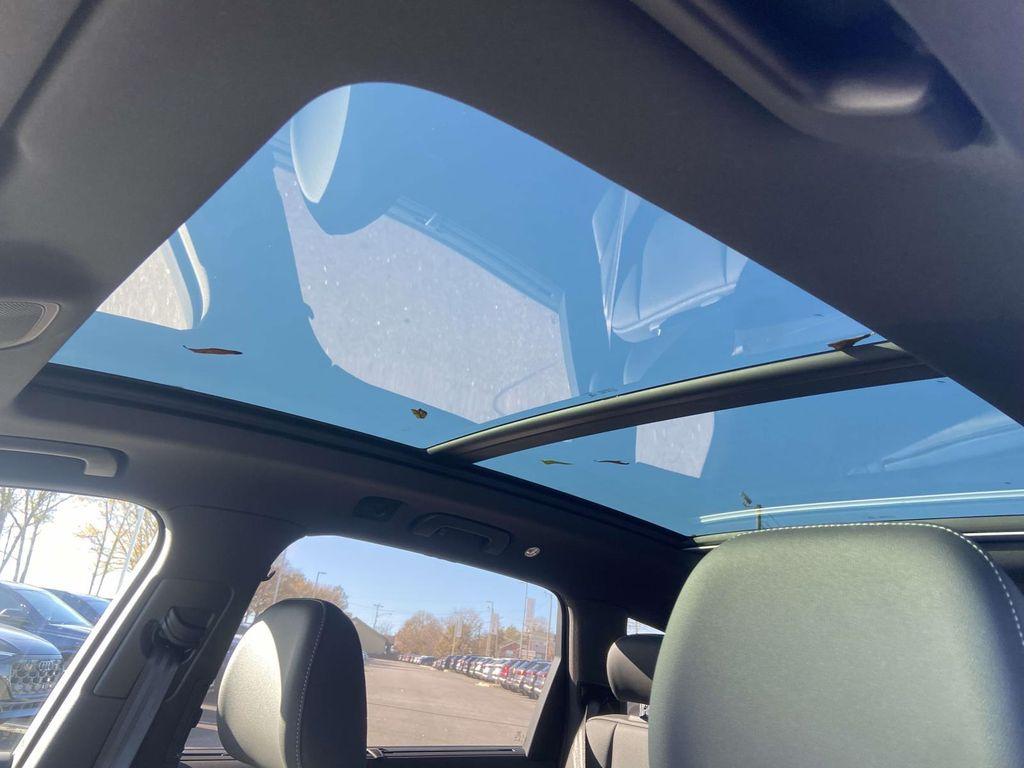 new 2026 Audi Q7 car, priced at $79,005