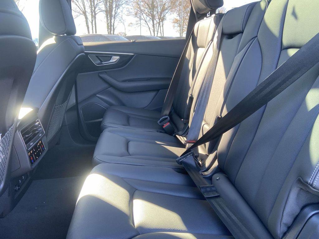new 2026 Audi Q7 car, priced at $79,005