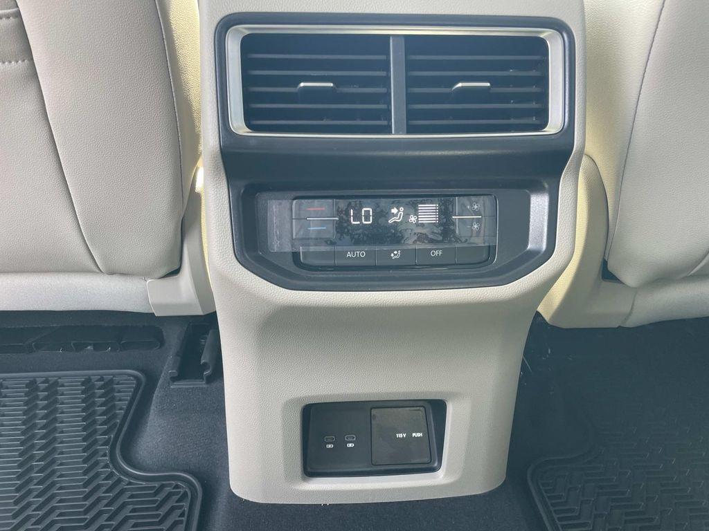 new 2026 Volkswagen Atlas car, priced at $47,751