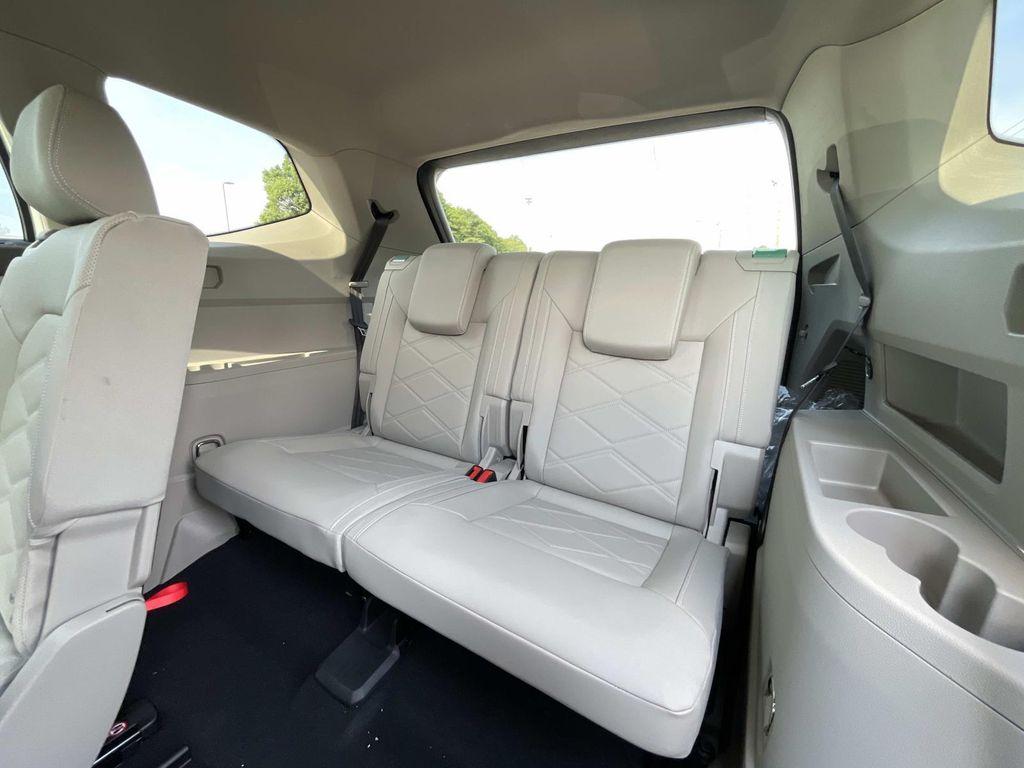 new 2026 Volkswagen Atlas car, priced at $47,751