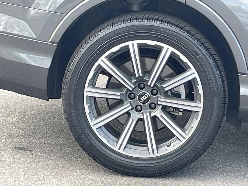 used 2023 Audi Q7 car, priced at $35,495